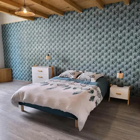 Spacieuse Maison De *