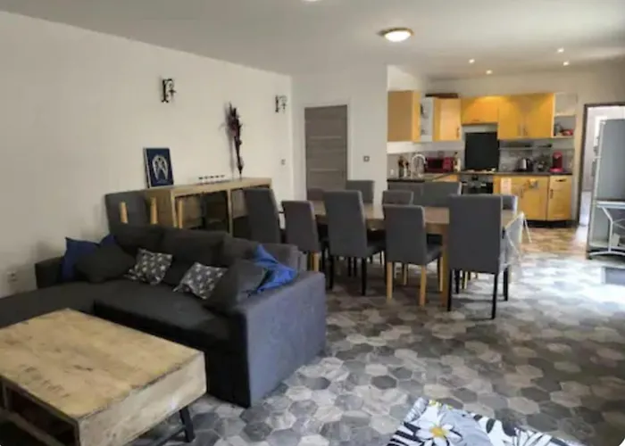 Spacieuse Maison De Holiday home